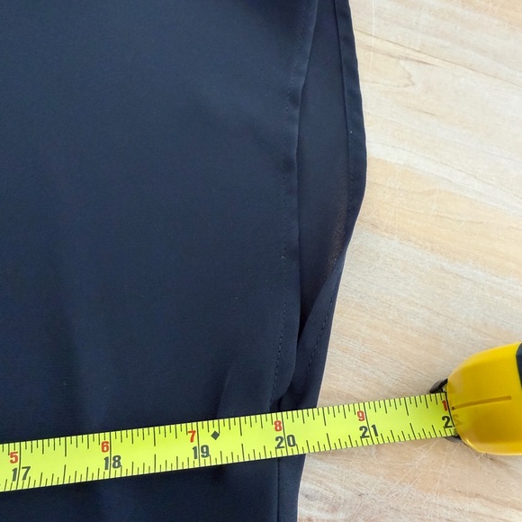 Women’s Black DKNY Short-Sleeve Button-Up Blouse. - Picture 5 of 7